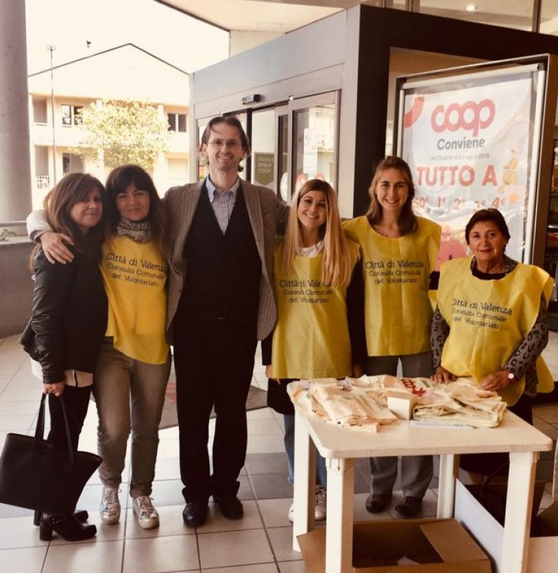 A Valenza raccolta straordinaria di generi di prima necessità